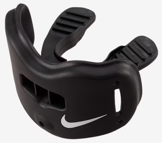 Nike Alpha 2.0 Football One-Piece Lip Protecting Mouthguard - Black Nike Alpha 2.0 Football One-Piece Lip Protecting Mouthguard - Black